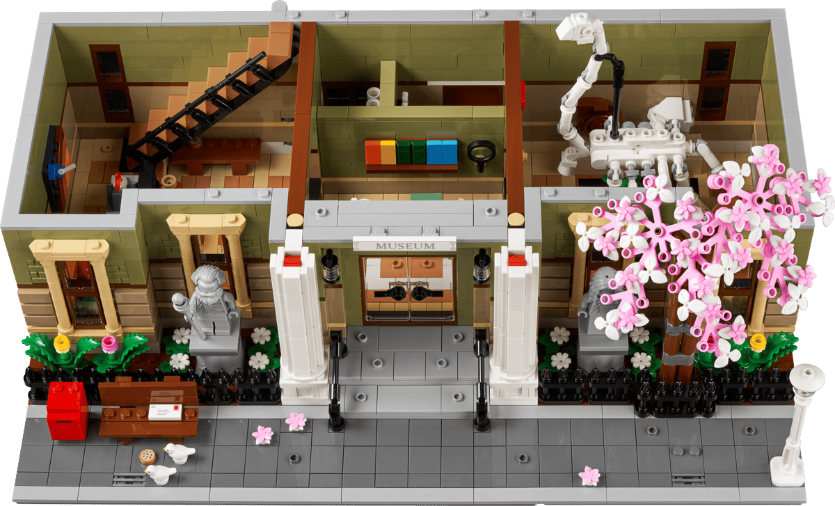 Stunning LEGO Natural History Museum 10326 Modular Set | BrickmonVault - Image 2
