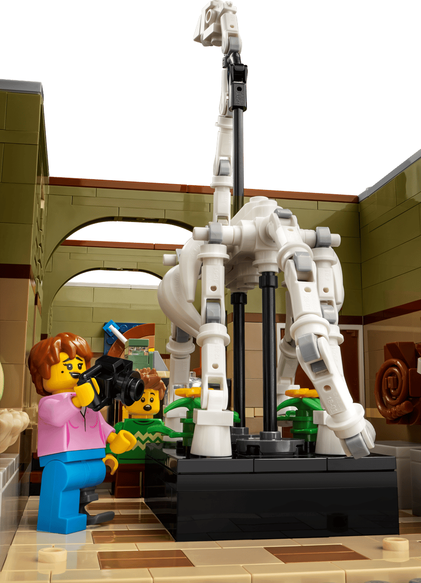 Stunning LEGO Natural History Museum 10326 Modular Set | BrickmonVault - Image 4