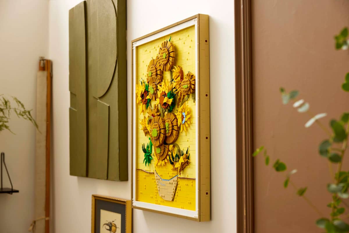 Breathtaking LEGO Vincent van Gogh Sunflowers Masterpiece | BrickmonVault - Image 2