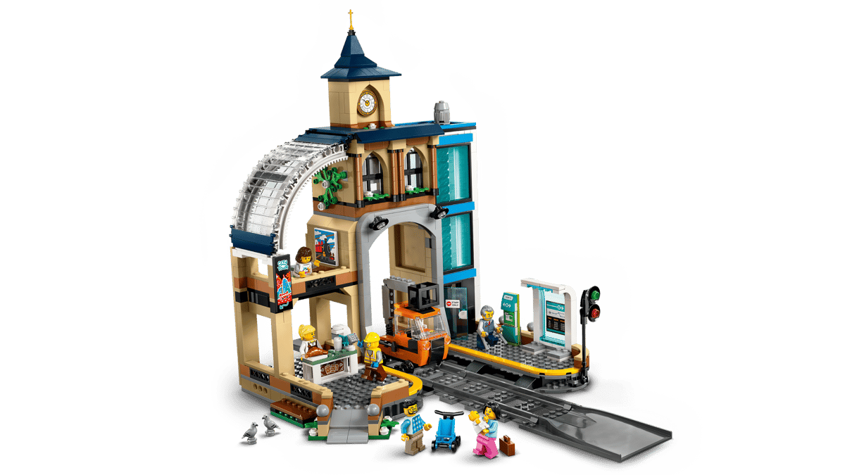 Splendid Central Train Station LEGO City Set | BrickmonVault - Image 3