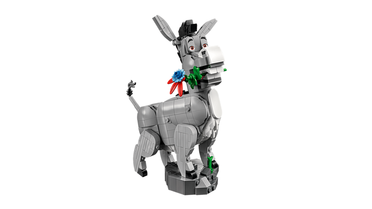The Heartwarming LEGO Shrek Set Swamp Trio Diorama | BrickmonVault - Image 3