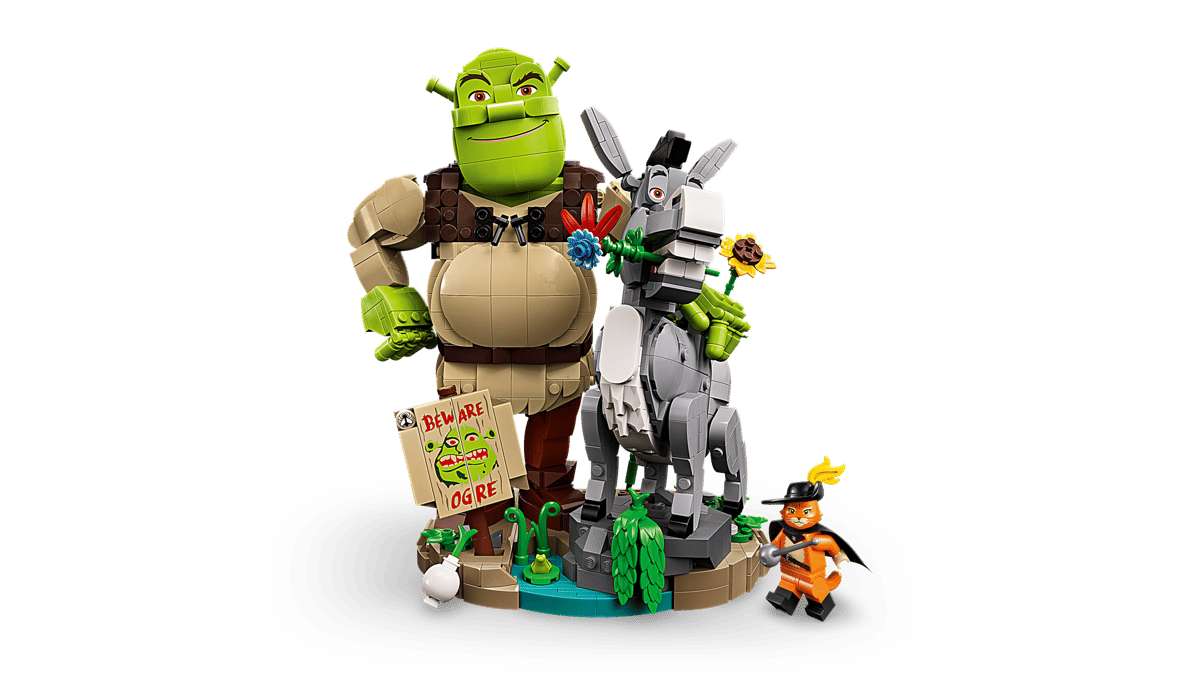 The Heartwarming LEGO Shrek Set Swamp Trio Diorama | BrickmonVault - Image 4