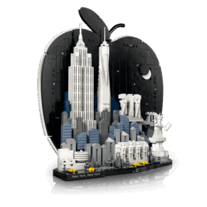 Alternative view of The Magnificent LEGO New York City The Big Apple Skyline Diorama | BrickmonVault