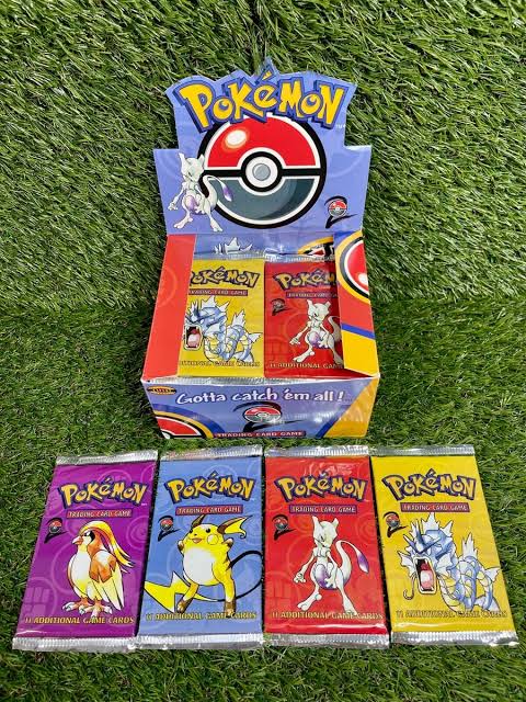 Vintage Base Set 2 Booster Pack Sealed 2000 | BrickmonVault - Image 4