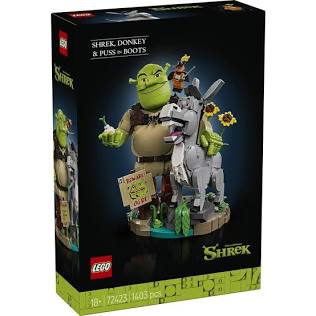 The Heartwarming LEGO Shrek Set Swamp Trio Diorama | BrickmonVault - Image 5