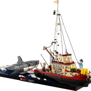 The Breathtaking LEGO Jaws Shark Cinema Display Model | BrickmonVault - Image 6