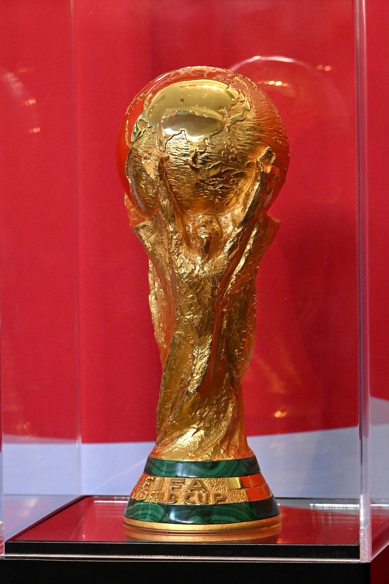 The Breathtaking FIFA Official World Cup Trophy Replica | BrickmonVault - Image 4